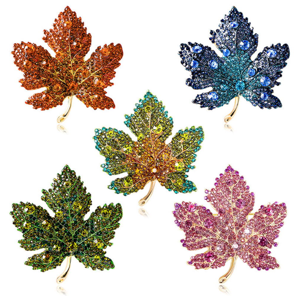 Maple Leaf Brooch with Optiona - Winter Clothing Options avis et prix